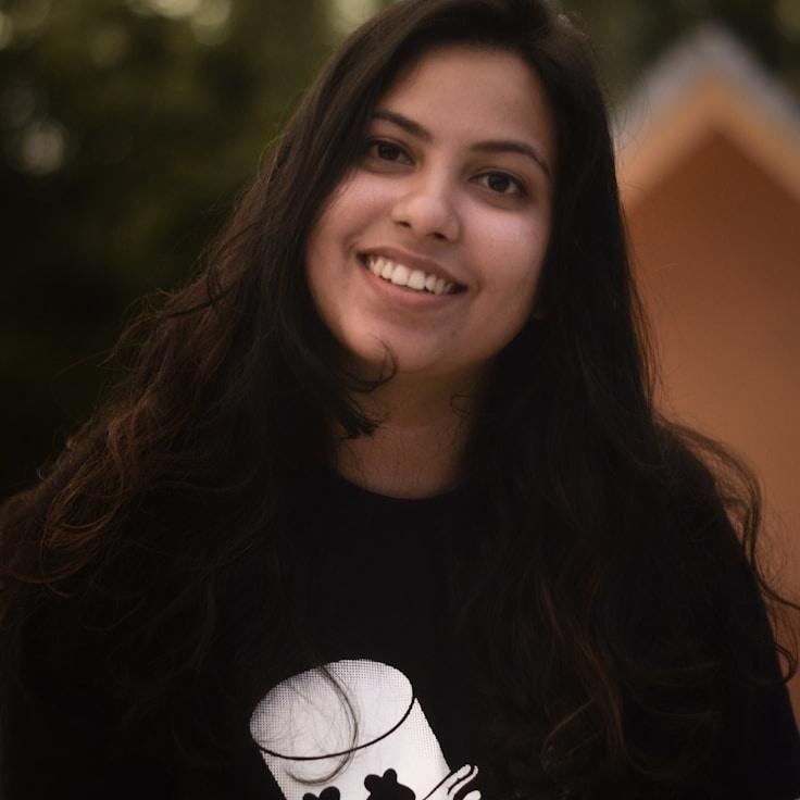 Jamie Chen, Client Relations Director, discussing corporate gifting strategy with business clients